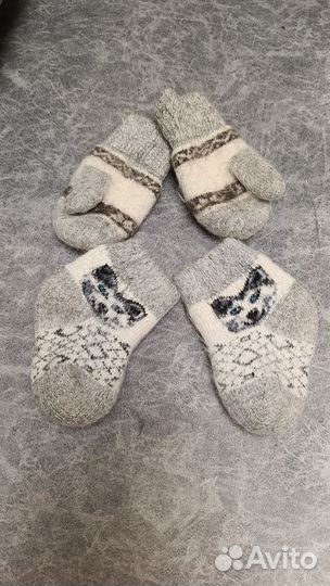 Варежки, носочки шерстяные на малышей