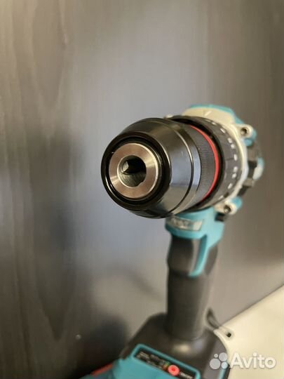 Шуруповерт makita 20V бесщеточный