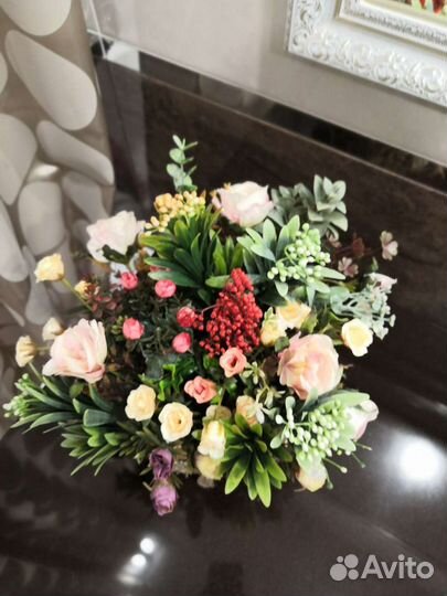 Цветы в леечке