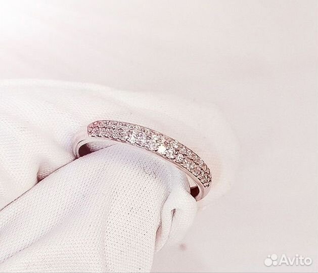 Кольцо с природным камнем Золото