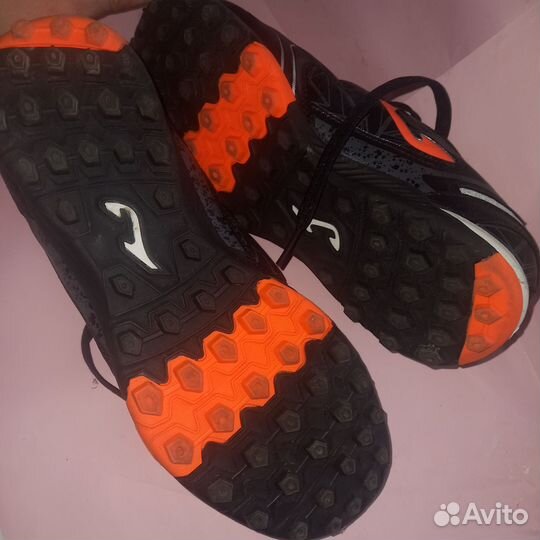 Футбольные бутсы