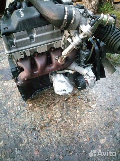 Двигатель Mercedes 2.2D om604.910