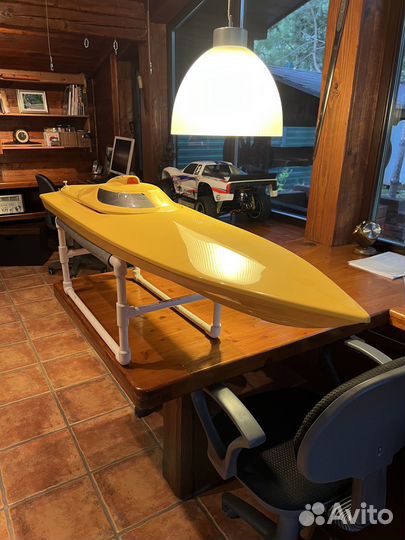 Радиоуправляемый катер Insane