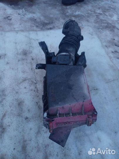 Корпус воздушного фильтра Nissan Primera P11