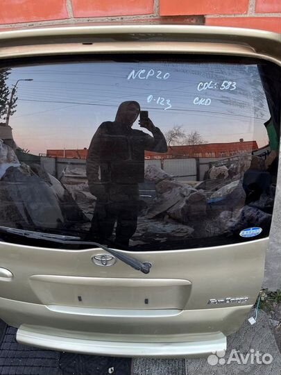 Дверь багажника Toyota Funcargo NCP20