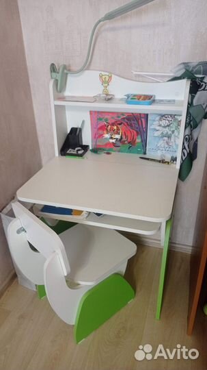 Стол письменный детский