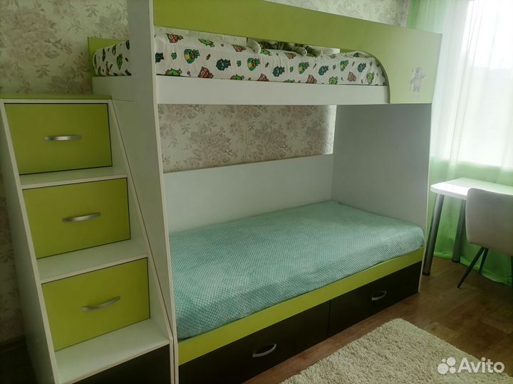 Двухъярусная кровать