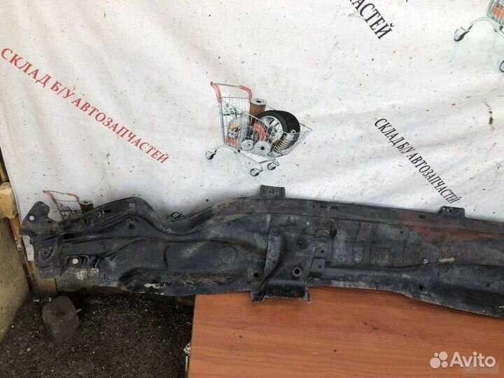 Водосток лобового стекла Toyota Corolla X