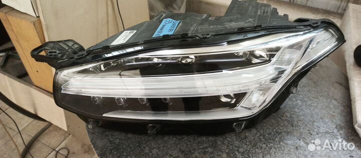 Volvo XC90 2 - Фара левая - 31655721