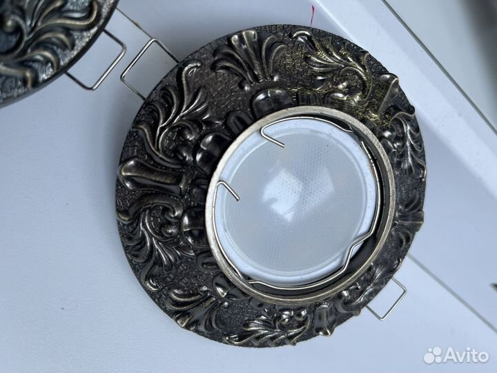 Светильник потолочный встраиваемый