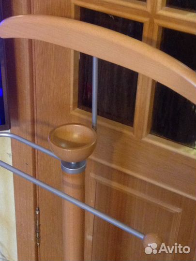 Вешалка стойка