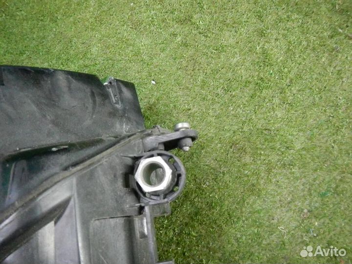 Фара левая Volkswagen Tiguan