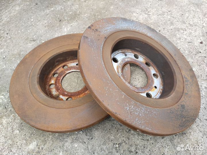 Диски тормозные задние на Opel Vectra C