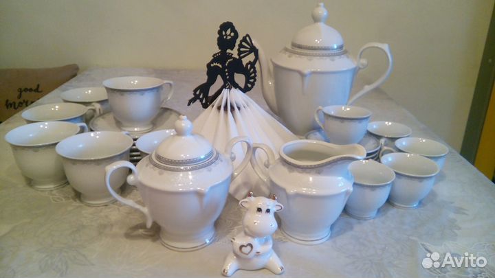 Чайно-кофейный сервиз красивый