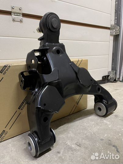 Рычаг подвески правый Land Cruiser 200 LX450 LX570