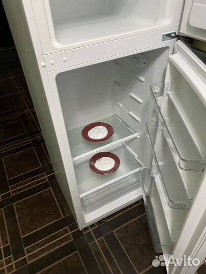 Холодильник dexp