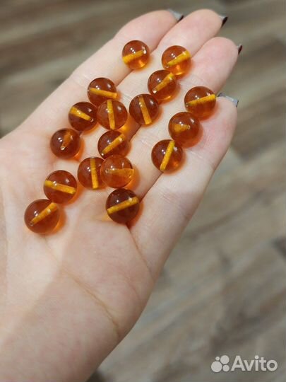 Янтарные шарики