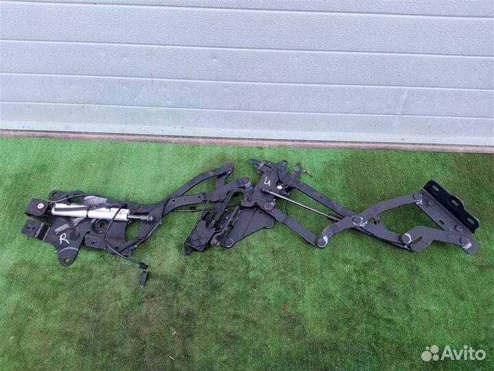 Петля крышки багажника Opel Astra H (2004-2014)