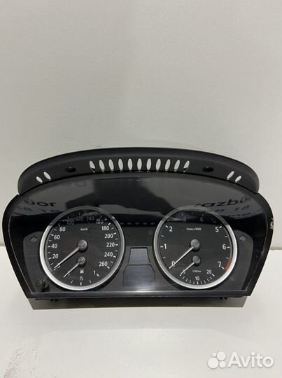 Щитoк прибоpoв (пpибоpная панель) вmw e60 e61