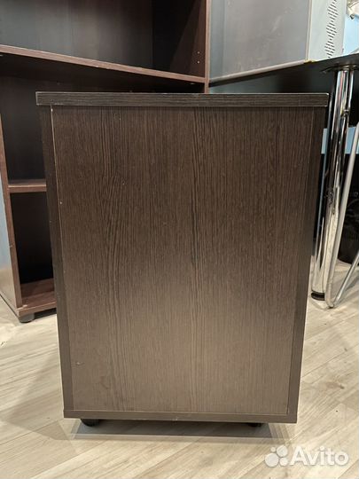 Тумбочки выкатные, цвет венге