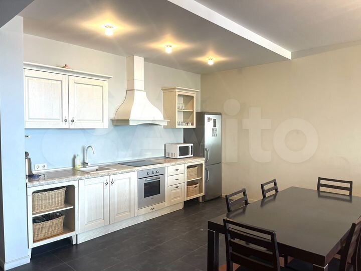 3-к. квартира, 145 м², 12/14 эт.