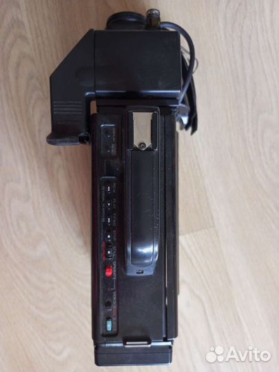 Видеокамера hitachi VM-600E vhs