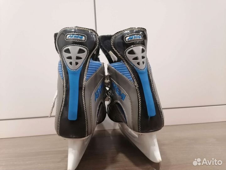 Коньки хоккейные