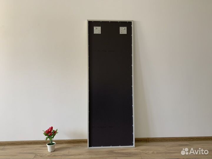 Зеркало в золотой раме