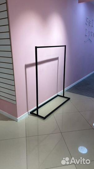 Стойка для одежды напольная