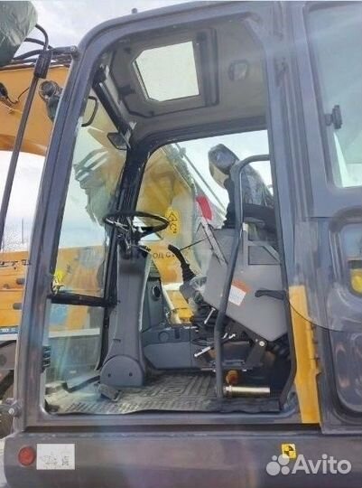 Колёсный экскаватор XCMG XE180WD, 2023