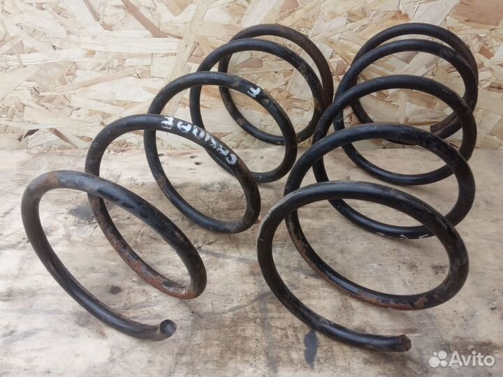 Пружина передняя Toyota Carina E