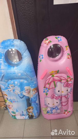 Надувные круги и матрасы для плавания