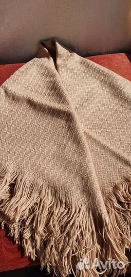 Платок бежевый с кистями 87х87 Шерсть Новый