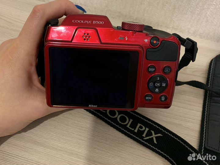 Компактный фотоаппарат