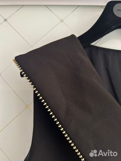 Стильное новое платье