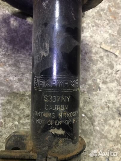 Передняя правая стойка Опель астра Н