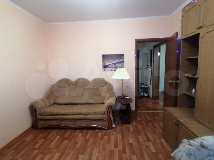 2-к. квартира, 57 м², 7/17 эт.