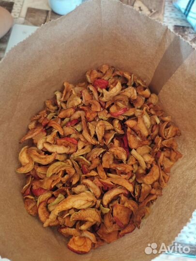 Яблоки, дульки, сушеные яблоки и груши