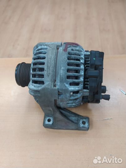 Генератор Volvo S60 S80 XC70 XC90 S40 8676498