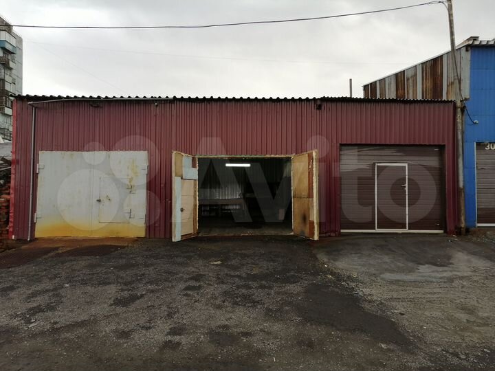 Гараж, > 30 м²