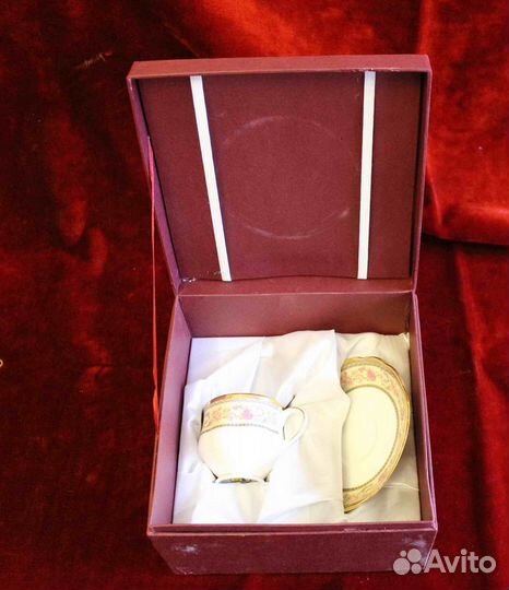 Чайная пара в подарочной упаковке. Фарфор. Китай