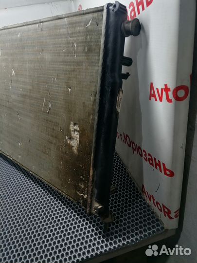 Радиатор охлаждения Renault Megane 1
