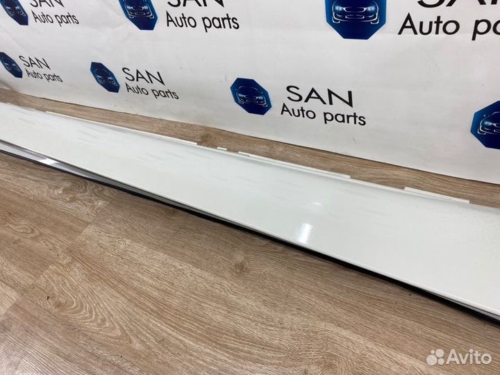 Накладка порога правая Bmw X5 E70 N52B30AF 2009