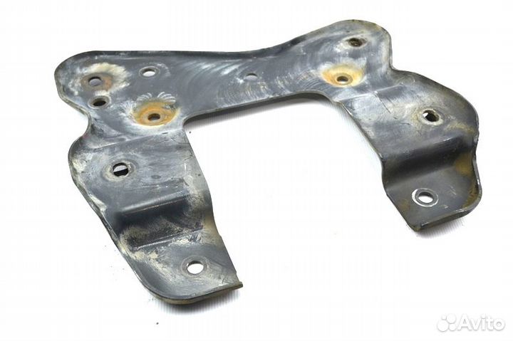 Кронштейн переднего бампера, левый MAN TGA 18.480