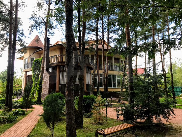 Дом 850 м² на участке 25 сот.