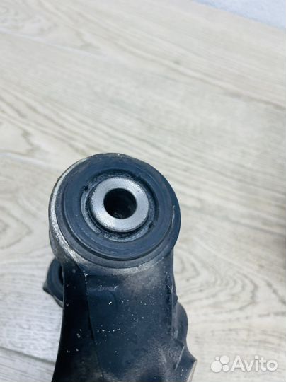 Цапфа задняя Honda Civic 4D