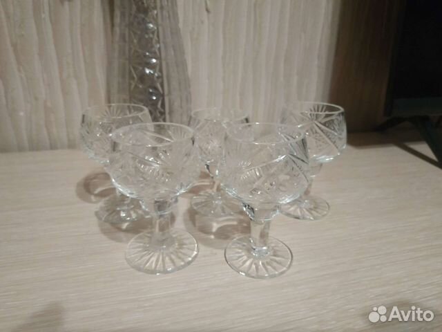 Рюмки, вазы, хрустальная посуда