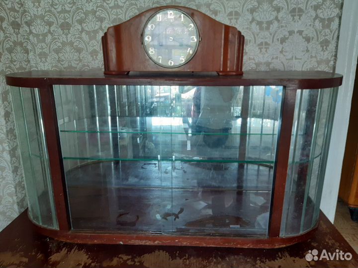 Сервант выпуска конца 1950-х годов