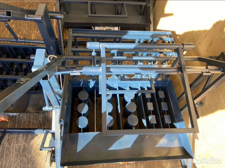 Станок для производства бетонных блоков, с завода