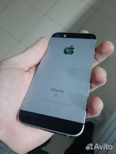 iPhone SE, 128 ГБ